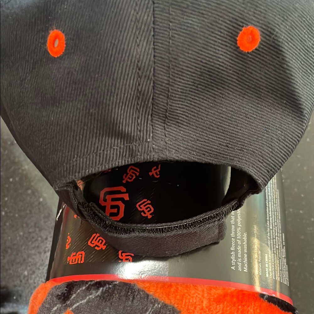 Genuine Merchandise SF Cap & Blanket - Picture 7 of 9